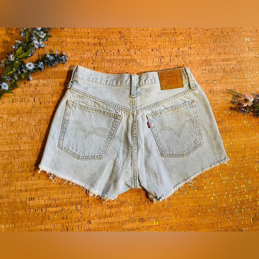 501 LEVI’S Short High Rise - Picture 2 of 4